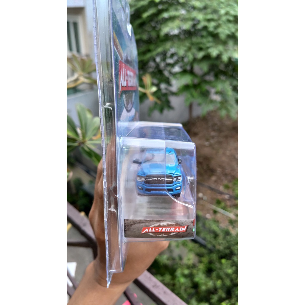 Mô hình tĩnh xe Greenlight Dodge Ram 3500 Bighorn dòng Green Machines tỷ lệ 1:64