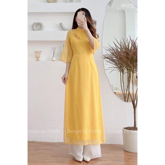 Áo dài tay loe đính dây hoa