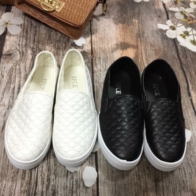 Giày slip on da trám