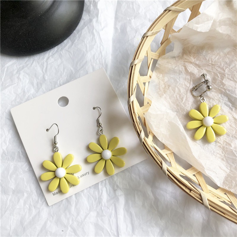 Khuyên tai hình hoa cúc dễ thương A566