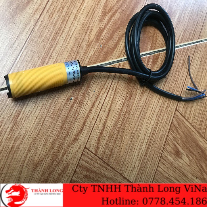 Cảm Biến Khoảng Cách E3F-DS100C4