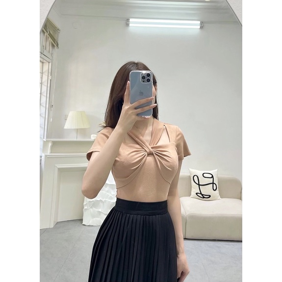 Áo Thun Cộc Tay Thiết Kế Cut Out Top Trendy Hở Cổ Áo Khoét Vai Thời Trang Nữ CurvyQ Ảnh Thật | BigBuy360 - bigbuy360.vn
