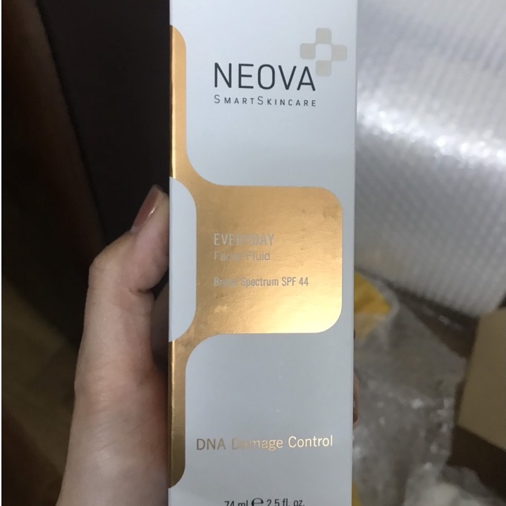 Kem chống nắng Neova Everyday Facial Fluid SPF 44 bảo vệ da chống tia uv 74ml