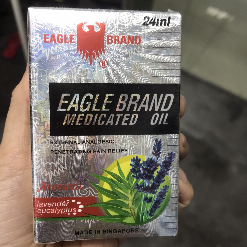 Dầu Gió Eagle Brand Medicated Oil Refresh 24ml Hiệu Con Ó Chai Vàng