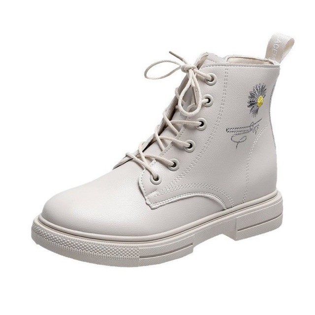 Bum Shoes - Boot da thêu hoa cúc | BigBuy360 - bigbuy360.vn