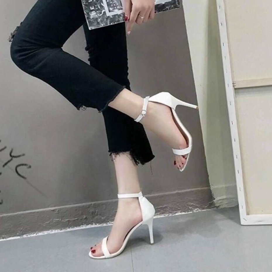Giày nữ Sandal cao gót 9p quai mảnh da lỳ 2 màu đen,kem hottrend