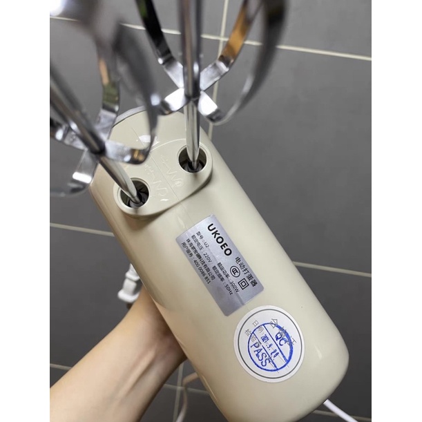 Máy đánh trứng cầm tay chính hãng UKEO công suất 300w, 05 mức điều chỉnh bảo hành 12 tháng