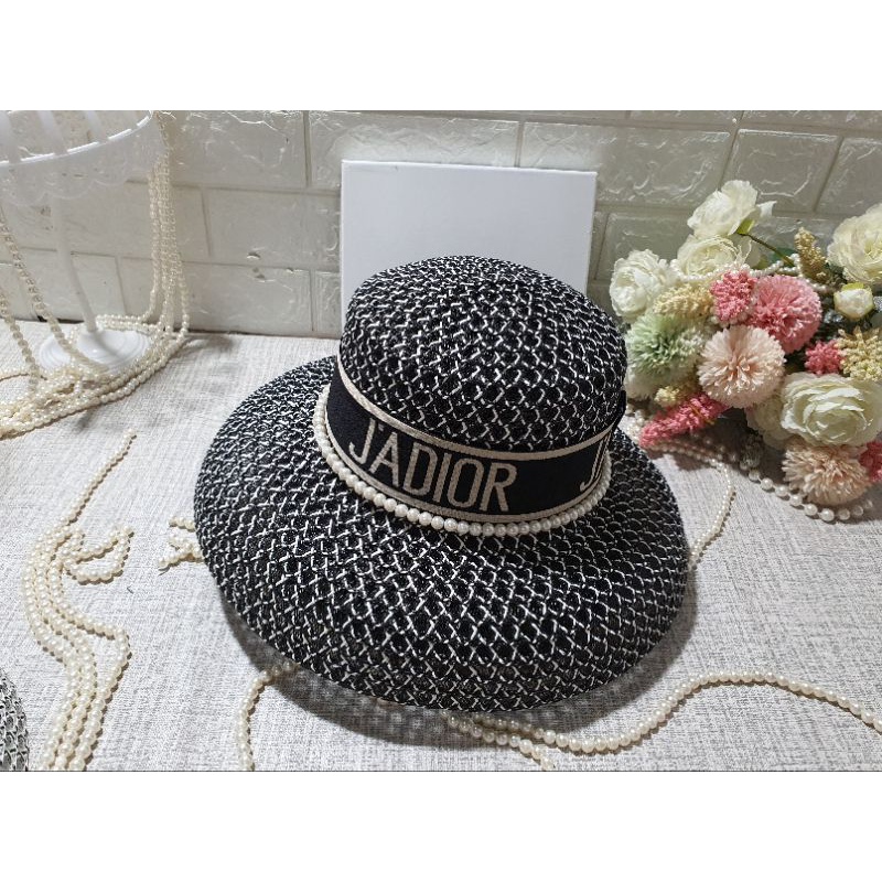 Mu đi biển sang chảnh kiểu lồng đèn