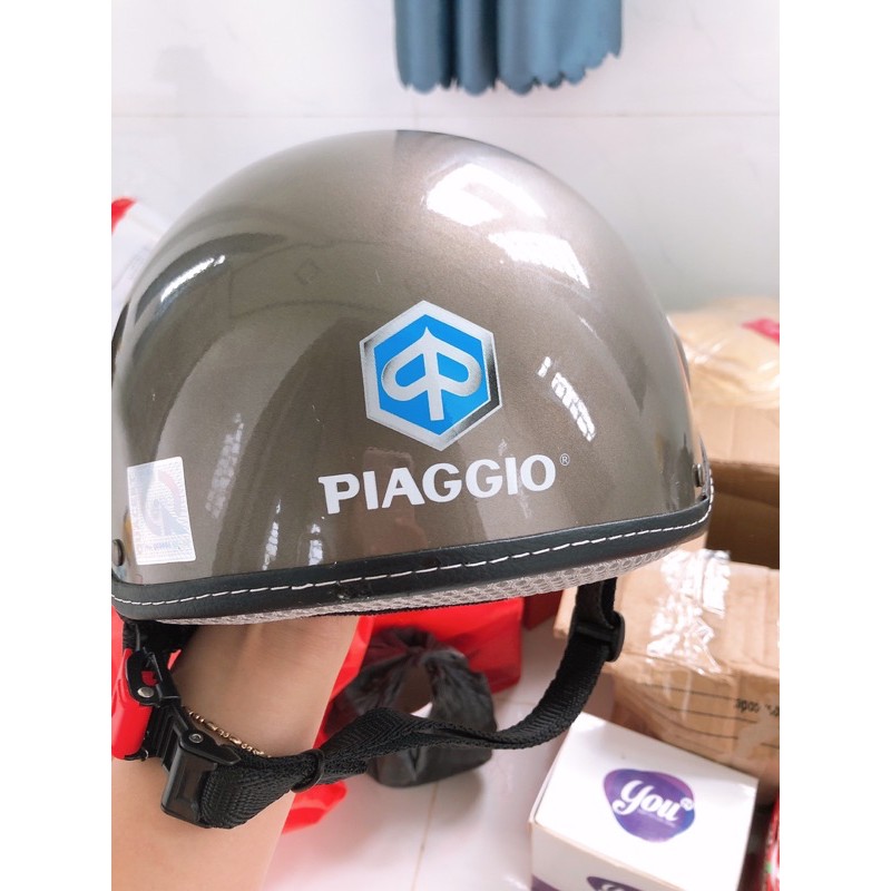 Mũ bảo hiểm Piaggio có kính