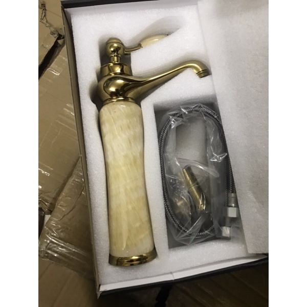 Vòi thân đá vàng bóng 30cm có kim cương trên đầu