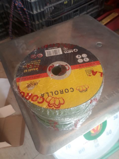 Đá cắt 1 tất2 hộp 50v