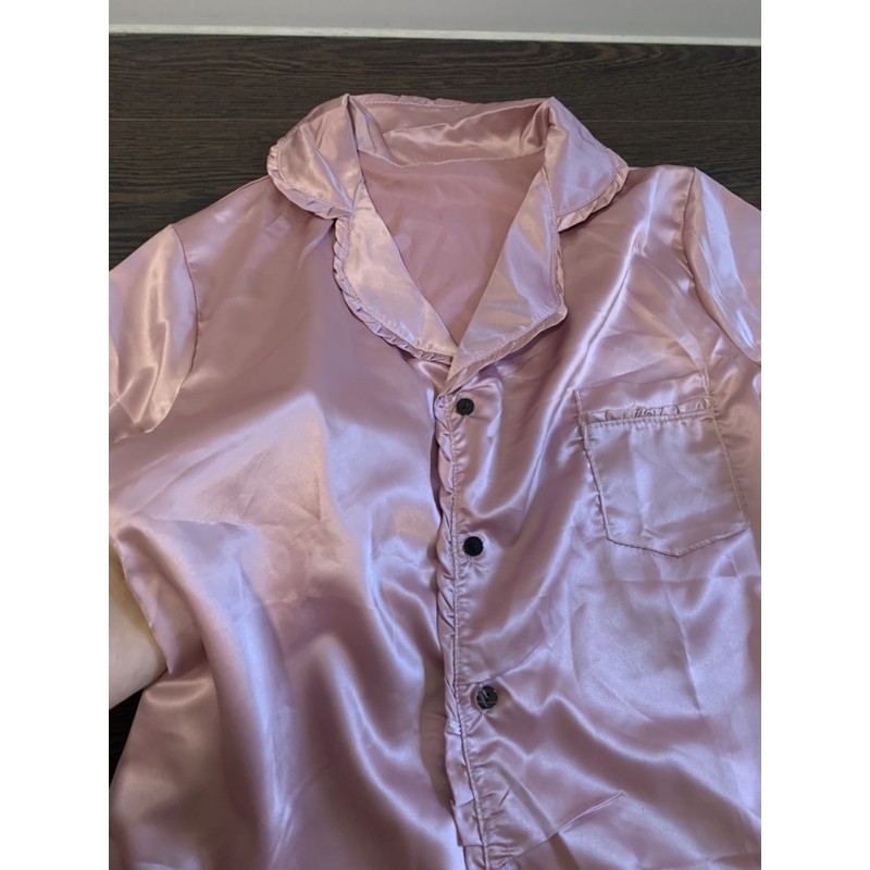 Màu hồng) thanh lý pass new bộ mặc nhà pijama áo tay ngăn quần dài phi bóng màu hồng hết be (ảnh thật)
