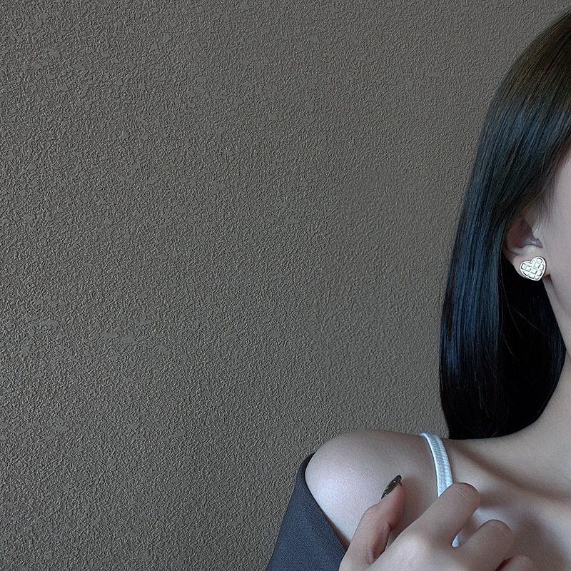 Bông Tai Hình Trái Tim Phong Cách Retro Dành Cho Nữ