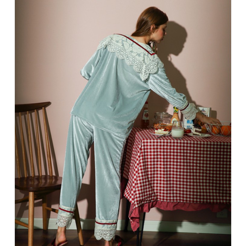 (Thanh lý) Bộ Mặc Nhà Vải Nhung Princess Cổ Ren Bản To CT183