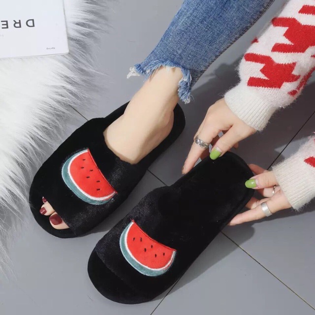 dép lông đi trong nhà