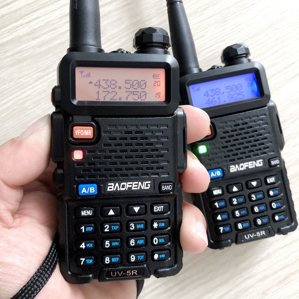 Bộ đàm kỹ thuật số cao cấp Baofeng UV-5R. Nghe đài FM, báo động khẩn cấp, đèn pin, 2 băng tần UHF/VHF