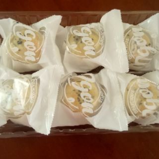 bánh đậu đỏ - trứng muối