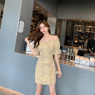 VÁY BÁNH BÈO HỞ VAI ĐÍNH NÚT