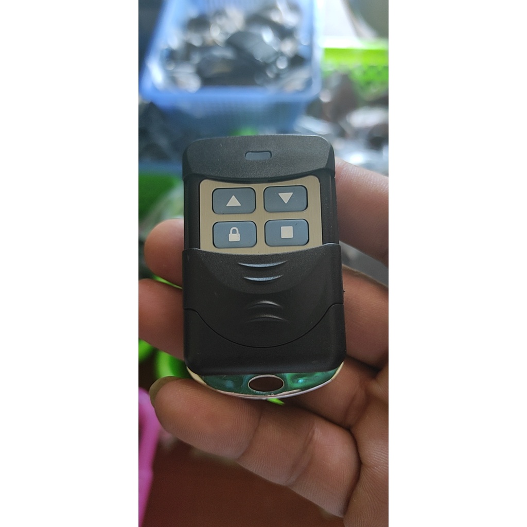 # Tay điều khiển cửa cuốn mã học 433 mhz chống nước