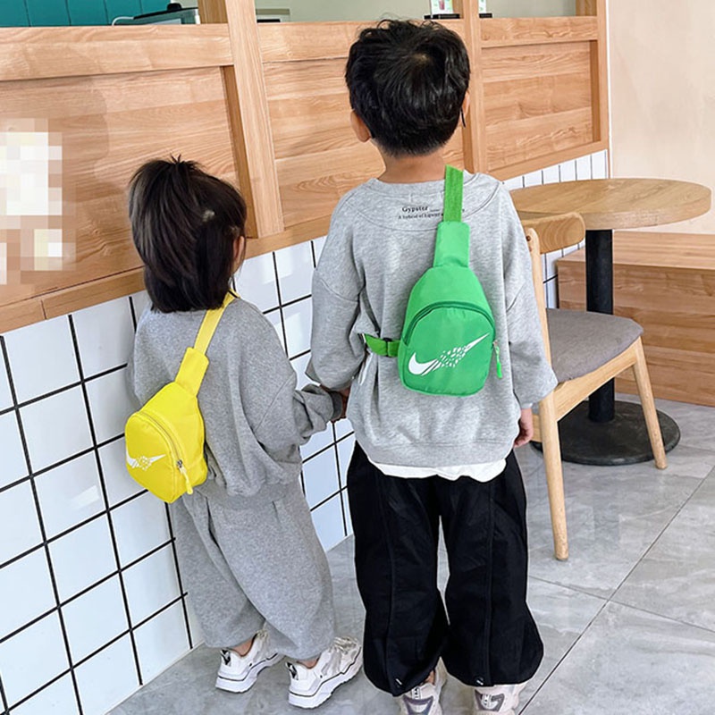 Túi đeo chéo siêu nhẹ màu sắc kẹo ngọt phong cách phương tây cho bé