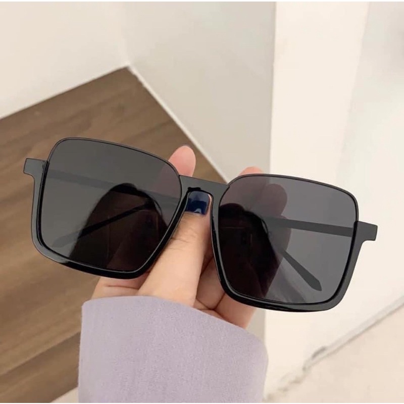 Kính chống tia UV