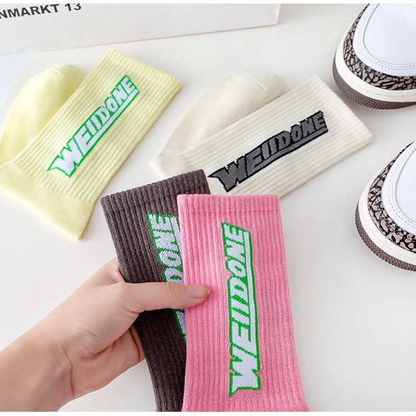 Vớ Tất cao cổ chữ WELLDONE Nam Nữ phong cách trẻ trung, năng động.
