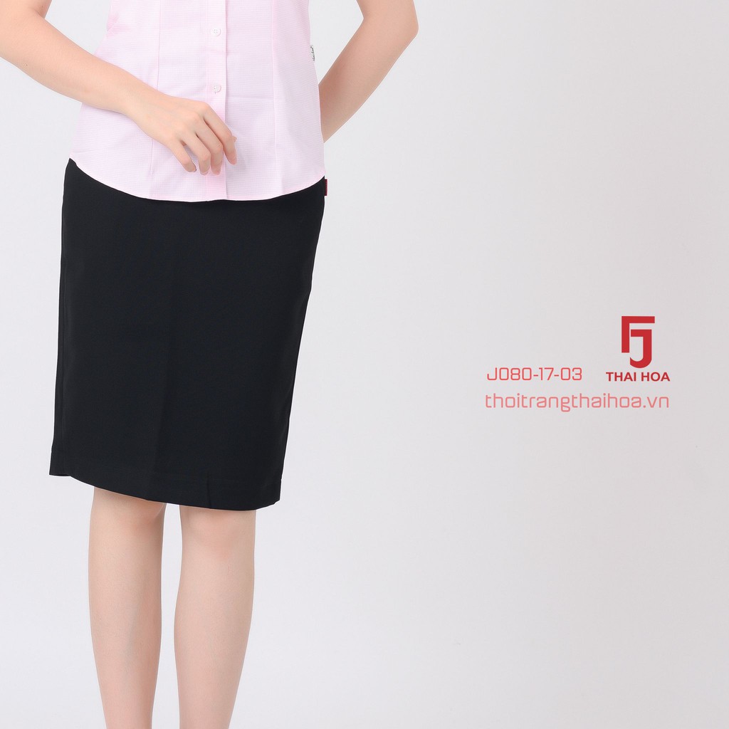 Chân váy dài Thái Hòa J080-17-03 Chân váy công sở dài, màu đen, dáng ôm,Chất liệu vải nhẹ,độ bền màu cao | BigBuy360 - bigbuy360.vn