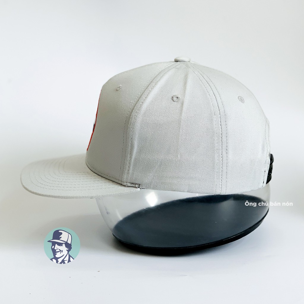 Nón Snapback Hiphop Mũ Lưỡi Trai Đẹp Màu Xám Logo Đỏ