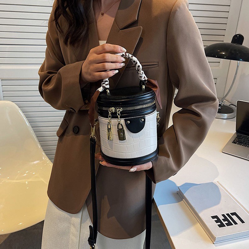 Túi đeo chéo IELGY kiểu xô dễ phối đồ thời trang dành cho nữ