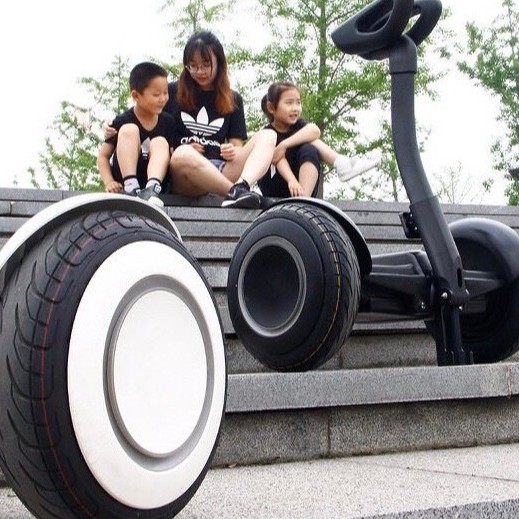 Xe Điện Cân Bằng Có Tay Cầm - Điều Khiển Bằng Điện Thoại Di Động - Bánh 10inch Siêu Bền