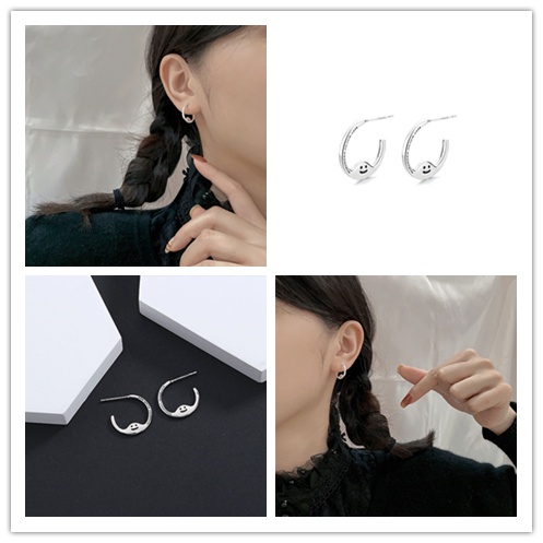 Khuyên Tai Móc Hình Chữ C Họa Tiết Mặt Cười Phong Cách Retro Thời Trang