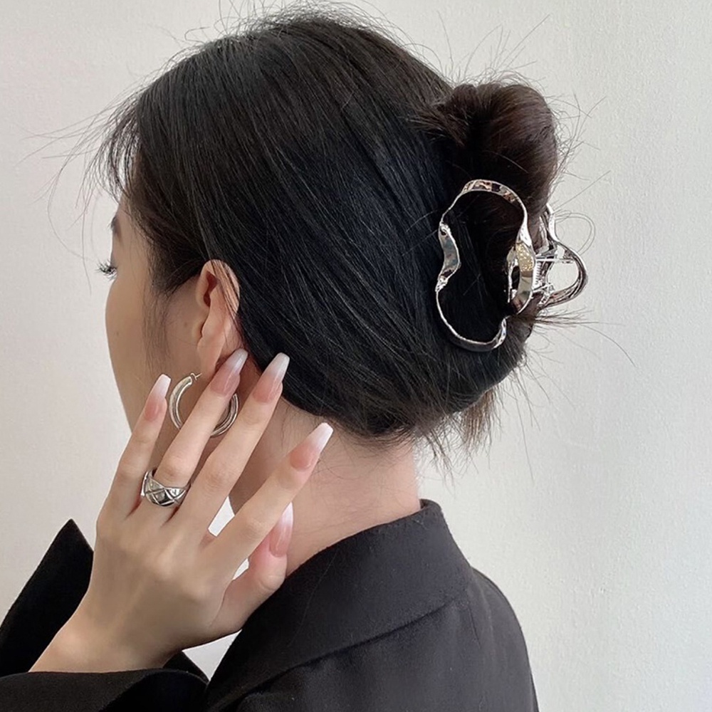 Kẹp Tóc Hình Cá Mập Đính Ngọc Trai Thời Trang