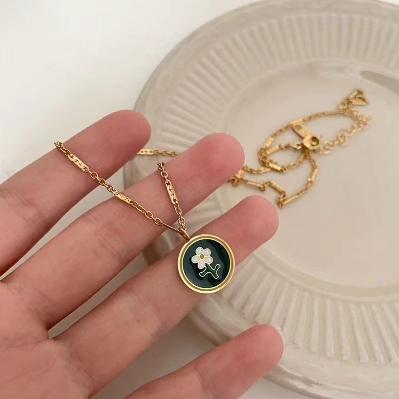 Dây chuyền thép titan mặt tròn nhỏ họa tiết hoa phong cách cổ điển sang trọng cao cấp cho nữ
