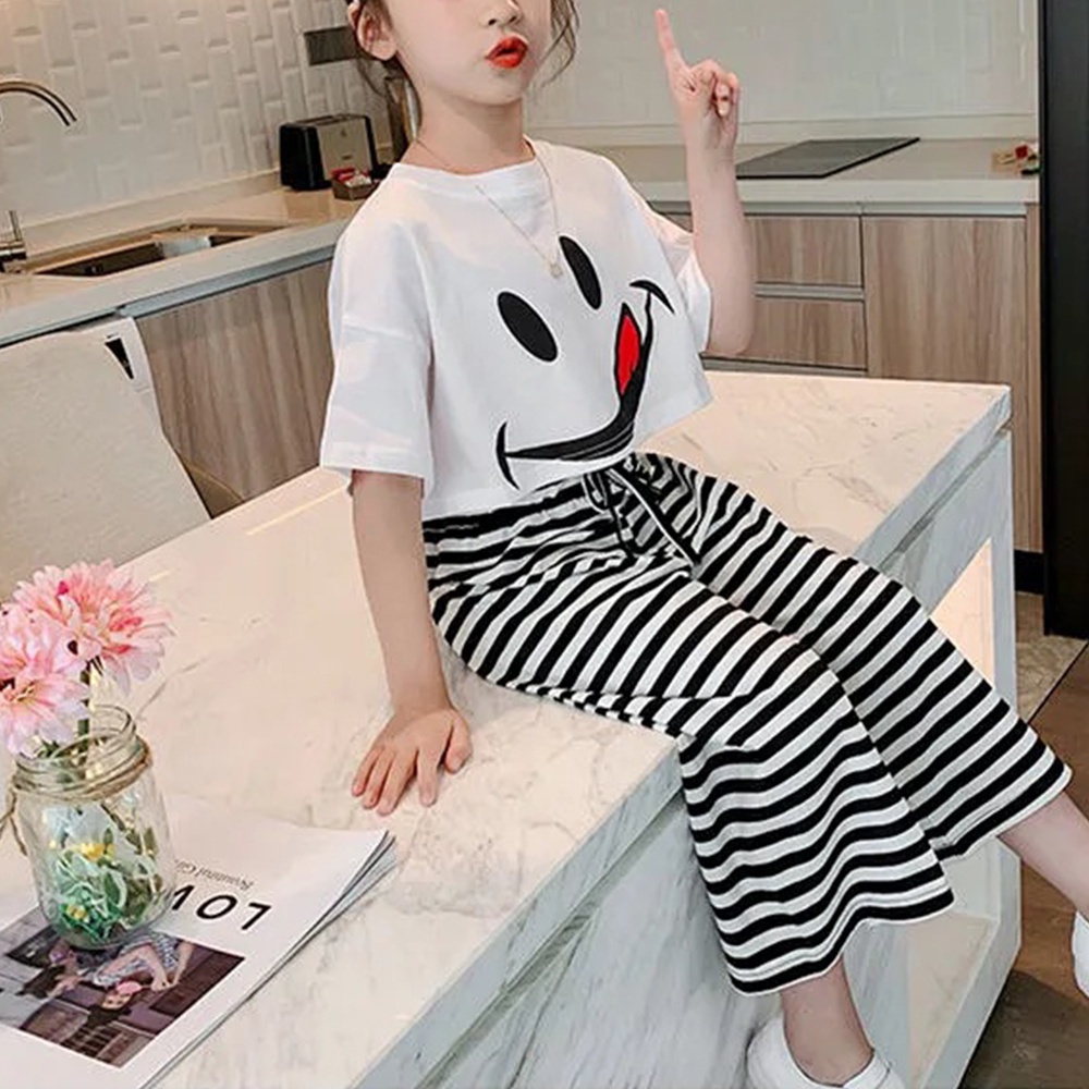 Hàng Có Sẵn Set Áo Thun Ngắn Tay Họa Tiết Kẻ Sọc Và Quần Lửng Thoáng Khí Phong Cách Hàn Quốc Thời Trang Mùa Hè Cho Bé Gái