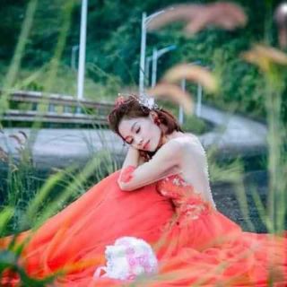 Hoa cầm tay cô dâu