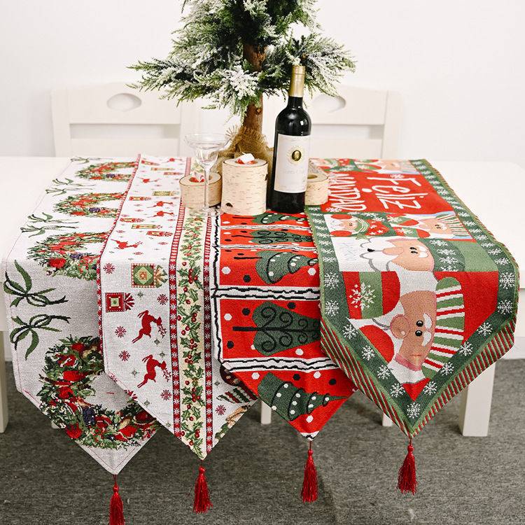 Tấm trải bàn đan len họa tiết ông già noel dễ thương bắt mắt