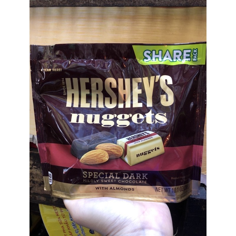 Socola Hershey’s Nuggets Special Dark With Almonds 286gr của Mỹ