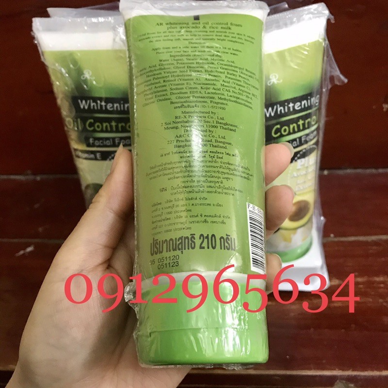 Sữa rửa mặt bơ Thái Lan chiết xuất từ bơ tươi hoàn toàn tự nhiên cho da sạch dịu nhẹ 210g