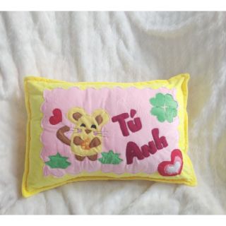 Gối nằm handmade cho bé chuột ôm phomai
