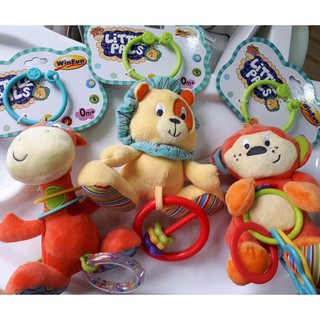 Thú bông xúc xắc treo cũi Winfun