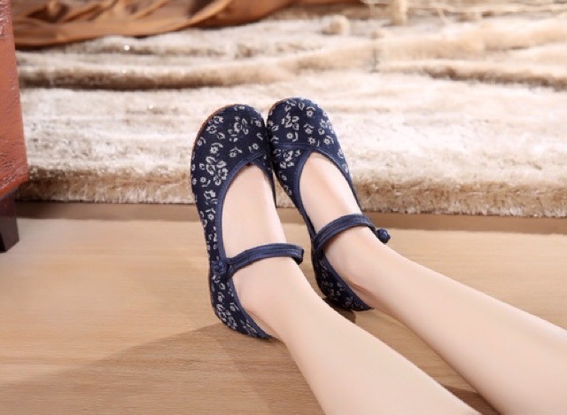 Giày vải hoa QC