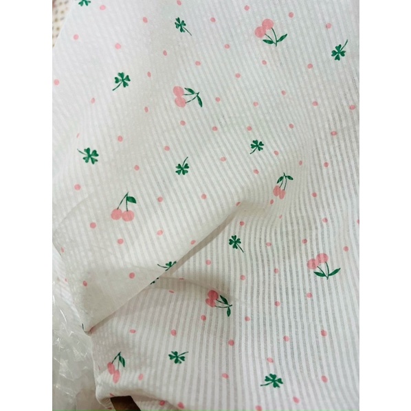 vải boi kẻ chìm quả chery xinh xắn may váy,bộ cho mẹ và bé siêu mát