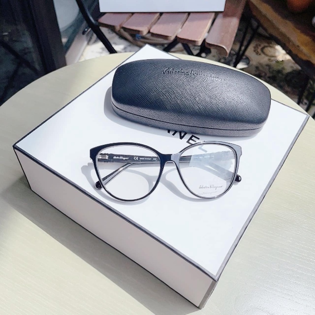 Gọng cận Salvatore Ferragamo viền đen SF2901