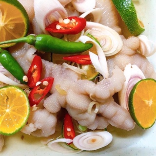Chân gà rút xương ngâm sả tắc ,chân gà rút xương sốt thái chua giòn 😋