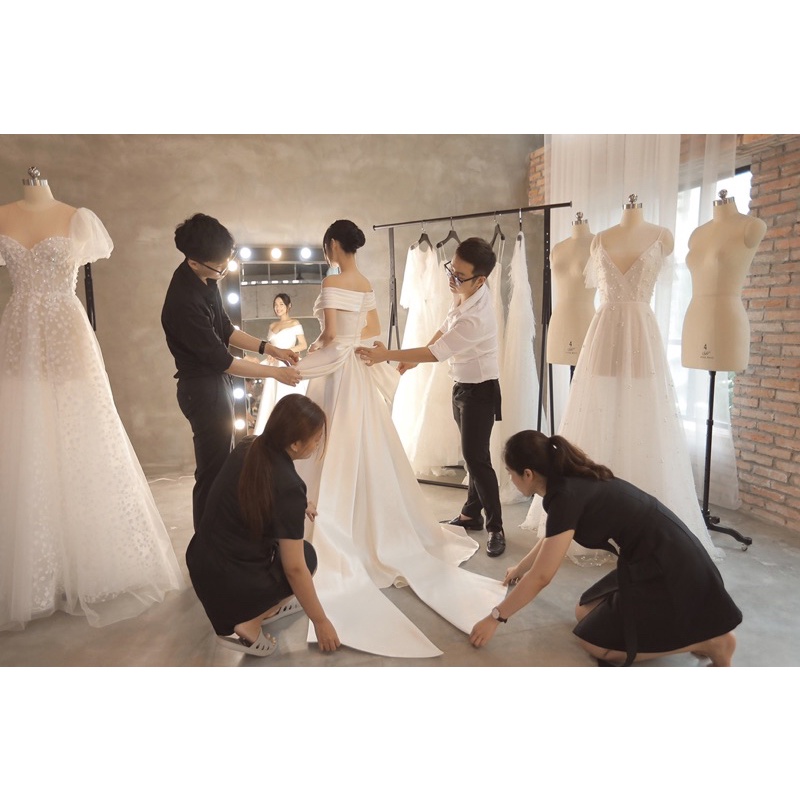MS1157Y ĐẦM CƯỚI  BẸT VAI XẾP LY KÈM NƠ LƯNG ĐUÔI THƯỚT THA full size S/M/L/XL