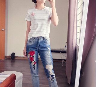 Áo phông kẻ Bershka in sticker
