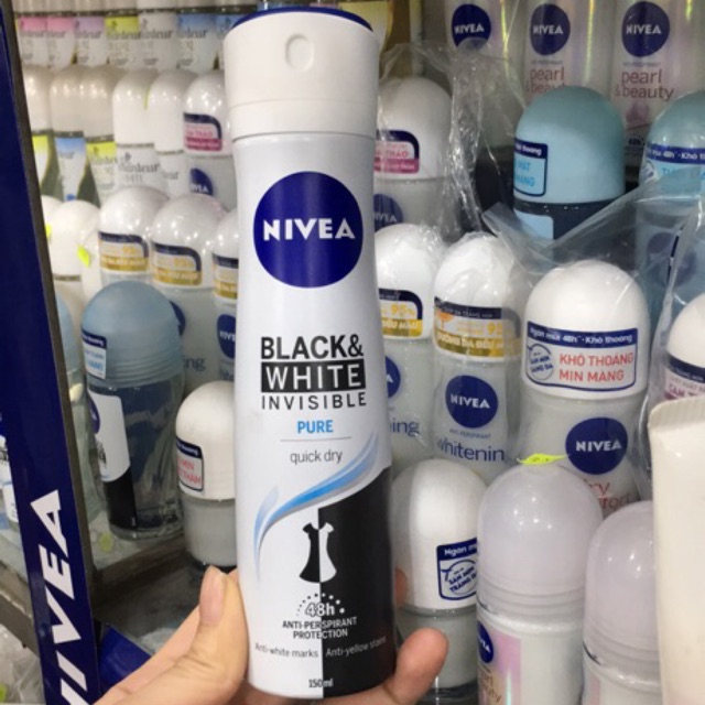 Xịt khử mùi Nivea Invisible For Black &amp; White 150ml