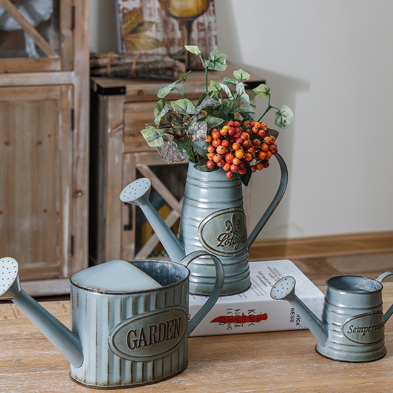 Bình tưới cây bằng kim loại mạ kẽm trang trí nhà cửa