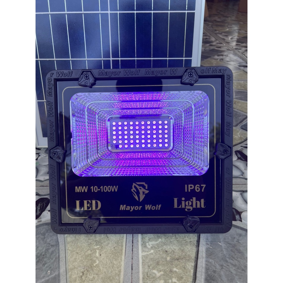Đèn đổi màu 16 màu năng lượng mặt trời thương hiêu Mayor Wolf, công xuất 50W bảo hành 2 năm. 7 màu sắc cầu vồng