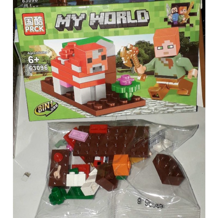 Lắp ráp 1 hộp MineCraft My World 63096 có nhiều chi tiết bằng nhựa ABS